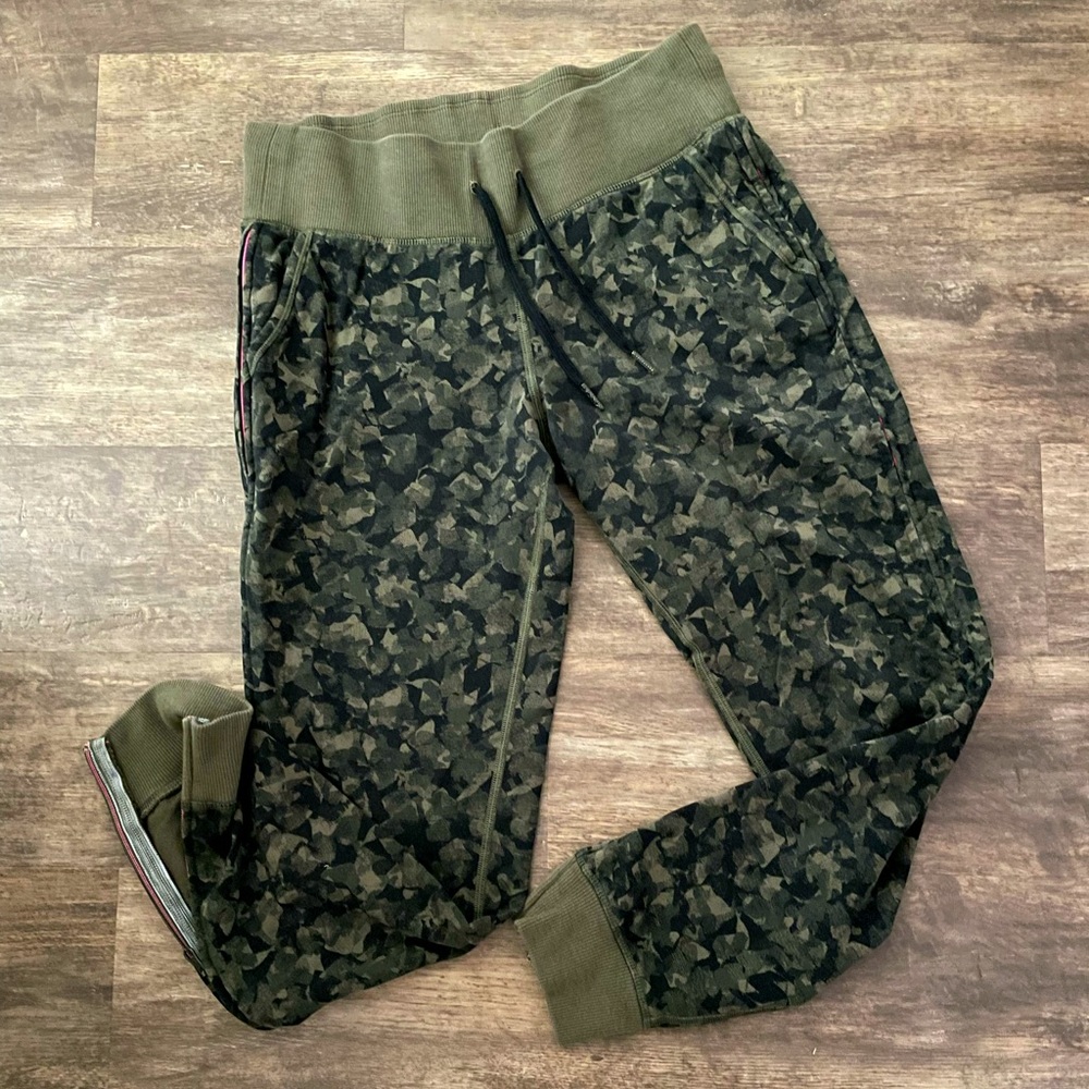 Lululemon Side Zip Camo Joggers